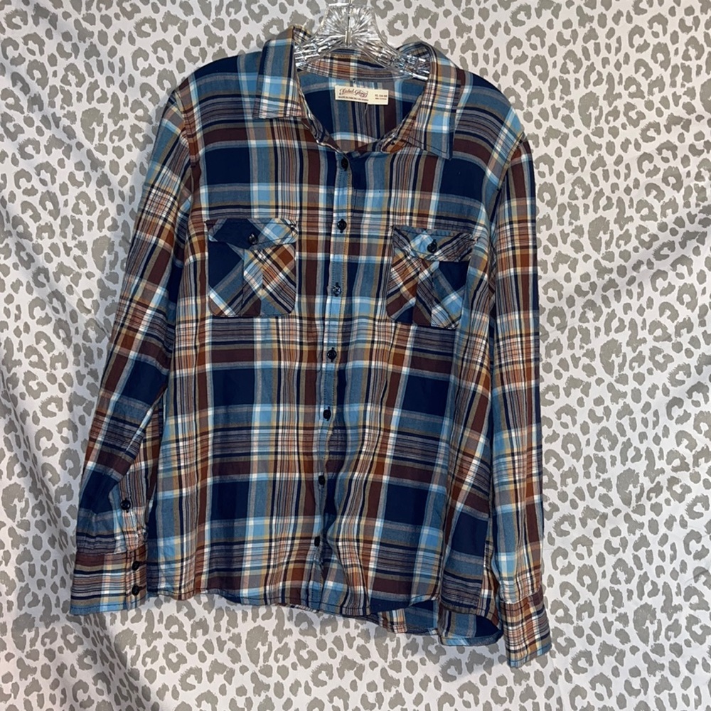 Gently worn Faded Glory Women’s Xl Multicolored button down shirt
